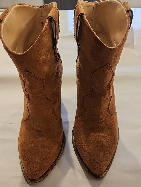 Shoes - Women’s Suede Ankle Boots in Brown